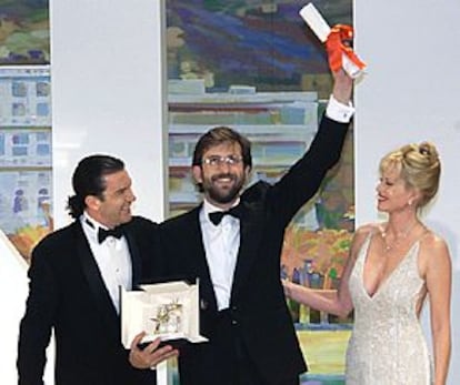 <font size="2"><b>Nanni Moretti logra la Palma de Oro en Cannes</b></font>