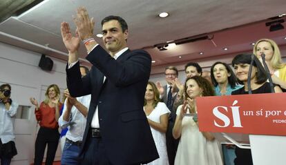 Pedro Sánchez durant la seva compareixença per analitzar els resultats.