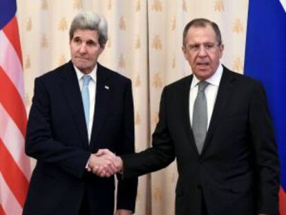 El ministre d'Exteriors rus, Serguei Lavrov, rep el seu homòleg nord-americà, John Kerry, a Moscou.