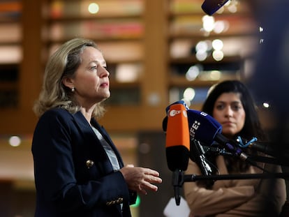 Nadia Calviño durante una declaración ante los medios en Bruselas.