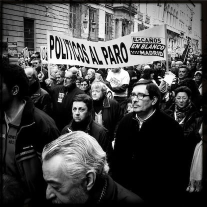 Las protestas coinciden con un momento de descrédito generalizado de la clase polícitca.