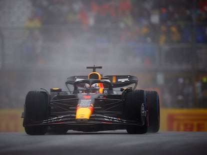 Max Verstappen al volante de su Red Bull durante la clasificación del Gran Premio de Canadá este sábado.