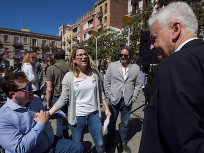 Elsa Artadi, junto con otros miembros de su candidatura y partido.