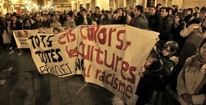 Una manifestaci&oacute;n contra el racismo en el barrio valenciano de Benimaclet, en diciembre de 2010.