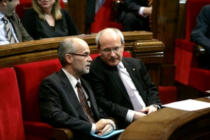 Montilla y Castells, durante una sesión plenaria en el Parlament