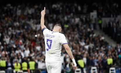 Benzema celebra el tercer gol del Real Madrid. 