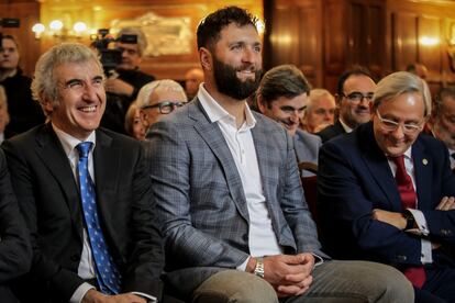 Jon Rahm durante el acto para recibir el premio Dama Bilbaina 2023, en los salones de la Sociedad Bilbaina.