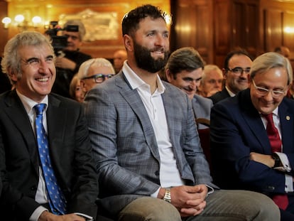 Jon Rahm durante el acto para recibir el premio Dama Bilbaina 2023, en los salones de la Sociedad Bilbaina.