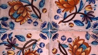 Azulejos de Francisco Aguar expuestos en el Museo Nacional de cer&aacute;mica.