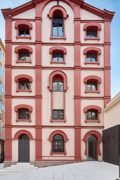 El edificio que acogerá el club Juno House, en la calle Aribau de Barcelona.