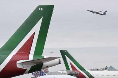 Aviones de Alitalia en el aeropuerto de Roma-Fiumicino en abril de 2017.