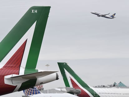 Aviones de Alitalia en el aeropuerto de Roma-Fiumicino en abril de 2017.