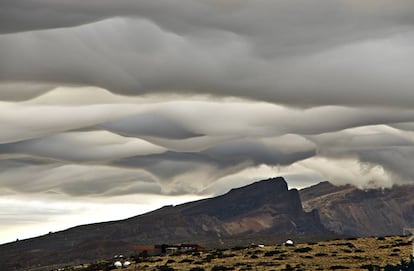 Altostratus asperitas, en el Observatorio Atmosférico de Izaña (Tenerife).