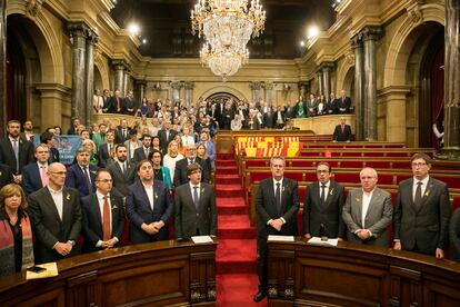 Imagen del 11 de octubre de 2017, cuando el Parlament escenificó su apoyo a la declaración unilateral de independencia de Carles Puigdemont.