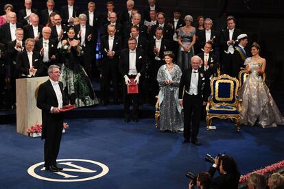 El profesor Jean-Pierre Sauvage tras recibir el Nobel de Química.