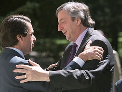 Aznar, con el presidente argentino, Néstor Kirchner, en uno de sus viajes a España.