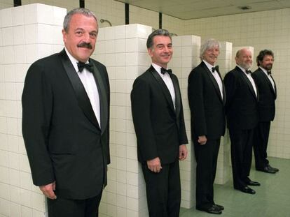 David Rabinovich, Jorge Maronna, Carlos L&oacute;pez Puccio, Marcos Mundstock y Carlos N&uacute;&ntilde;ez Cort&eacute;s, fotografiados en Madrid en 2004-