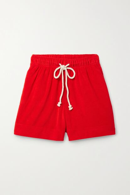 Si sientes debilidad por la estética retro te gustarán estos shorts estilo chándal, de cintura alta y con cordón grueso en blanco que tanto recuerdan a diseños de otras décadas. Son de Alex Mill y tienen un precio de 78,03€.