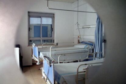 Tarrragona's Joan XXIII Hospital has closed rooms as a result of funding cutbacks.
