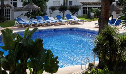 Vista de la piscina del Club La Costa de Mijas (Mlaga), donde murieron ahogadas las tres vctimas.