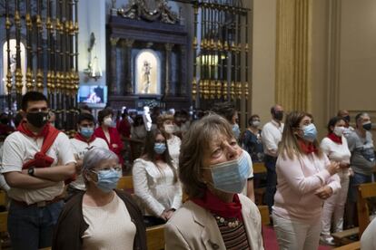 Misa conmemorativa de la festividad de San Fermín, organizada por el cabildo de la catedral de Pamplona y presidida por el arzobispo de Pamplona, Francisco Pérez, el 7 de julio.