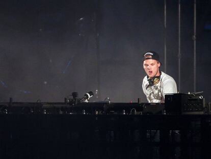 O DJ Avicii, em uma apresentação em 2015.