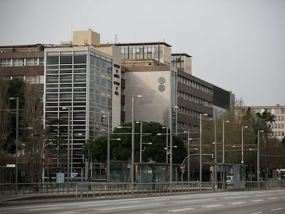La facultad de Física y Química en la Diagonal de Barcelona.