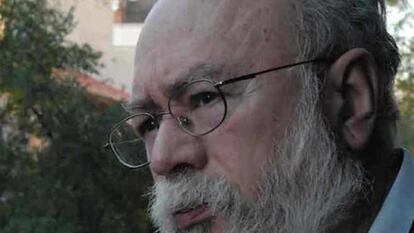 El poeta Carlos Álvarez.