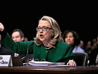 Hillary Clinton, durante su comparecencia antes las comisiones de Asuntos Exteriores del Senado sobre los sucesos del 11 de septiembre de 2012, que costaron la vida al embajador de EE UU en Libia.