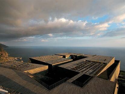 Centro de las Artes de la Casa das Mudas en Calheta, Madeira, obra del arquitecto Paulo David.
