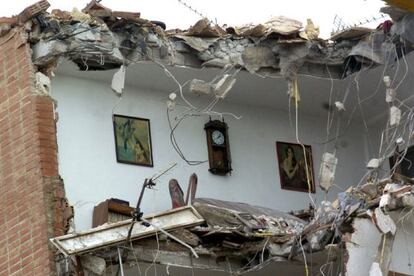 Imagen de una vivienda derruida por el terremoto del 11M