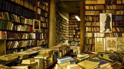 Interior de la Librería Antiquaria Umberto Saba, en Trieste.