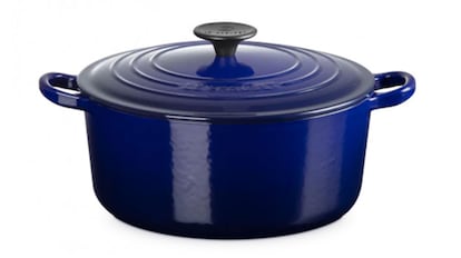 Este tipo de cocotte, de forma redonda, se vende en un diámetro de 24 cm, el más usado en la cocina.