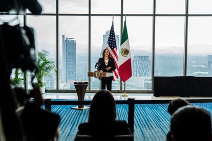 La vicepresidenta de Estados Unidos, Kamala Harris, durante una conferencia en un hotel de Ciudad de México