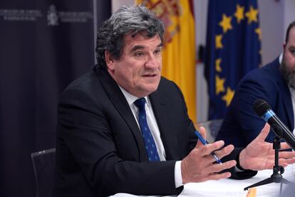 El ministro de Inclusión, Seguridad Social y Migraciones de España, José Luis Escrivá, este miércoles en la Embajada de España en Washington.