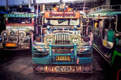 'Jeepneys' en la localidad de Baguio, al norte de Manila, en la isla de Luzon (FIlipinas).