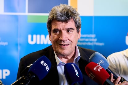 El gobernador del Banco de España, José Luis Escrivá, este jueves en Santander.