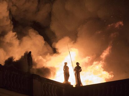 Un incendio consume el Museo Nacional de Río de Janeiro