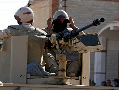 tropas desplegadas en el norte de la península de Sinaí, en Egipto.