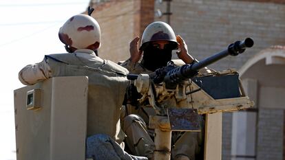 tropas desplegadas en el norte de la península de Sinaí, en Egipto.