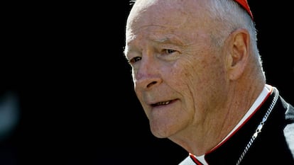 Foto de archivo de 2003 del cardenal Theodore McCarrick en el Vaticano.