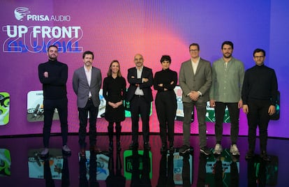 En el centro, Carlos Núñez, presidente de PRISA Media, y María Jesús Espinosa de los Monteros, directora general de PRISA Audio, con representantes en España de Spotify, Podimo, Google, Triton, la IAB y BMW.