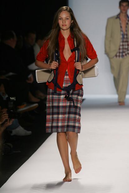 Tommy Hilfiger fue el primer desfile de Candice Swanepoel. De nuevo en la Olympus Fashion Week de 2006.