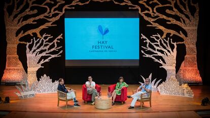 (De izquierda a derecha) Jan Martínez, Carlos Manuel Álvarez, Laura Aguirre y Alfredo Meza, durante el panel organizado por EL PAÍS América 'Dictaduras que persiguen a periodistas', en el Hay Festival en Cartagena, el 28 de enero de 2024.