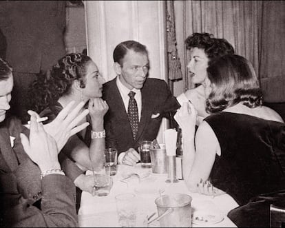 Frank Sinatra y Ava Gardner con Lola Flores.