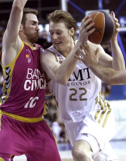 Urtasun defiende a Singler.