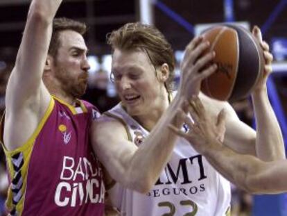 Urtasun defiende a Singler.