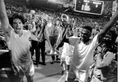 Albertini y Desailly, tras ganar al Barcelona la final de la Copa de Europa de 1994.