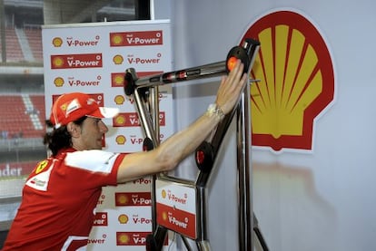 De la Rosa compitiendo con en el Batak de SHELL V POWER en el G.P. de España.