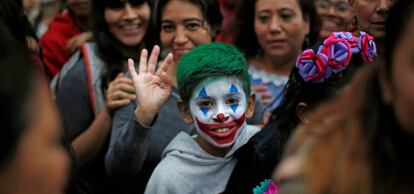 Un niño mexicano caracterizado como Joker.